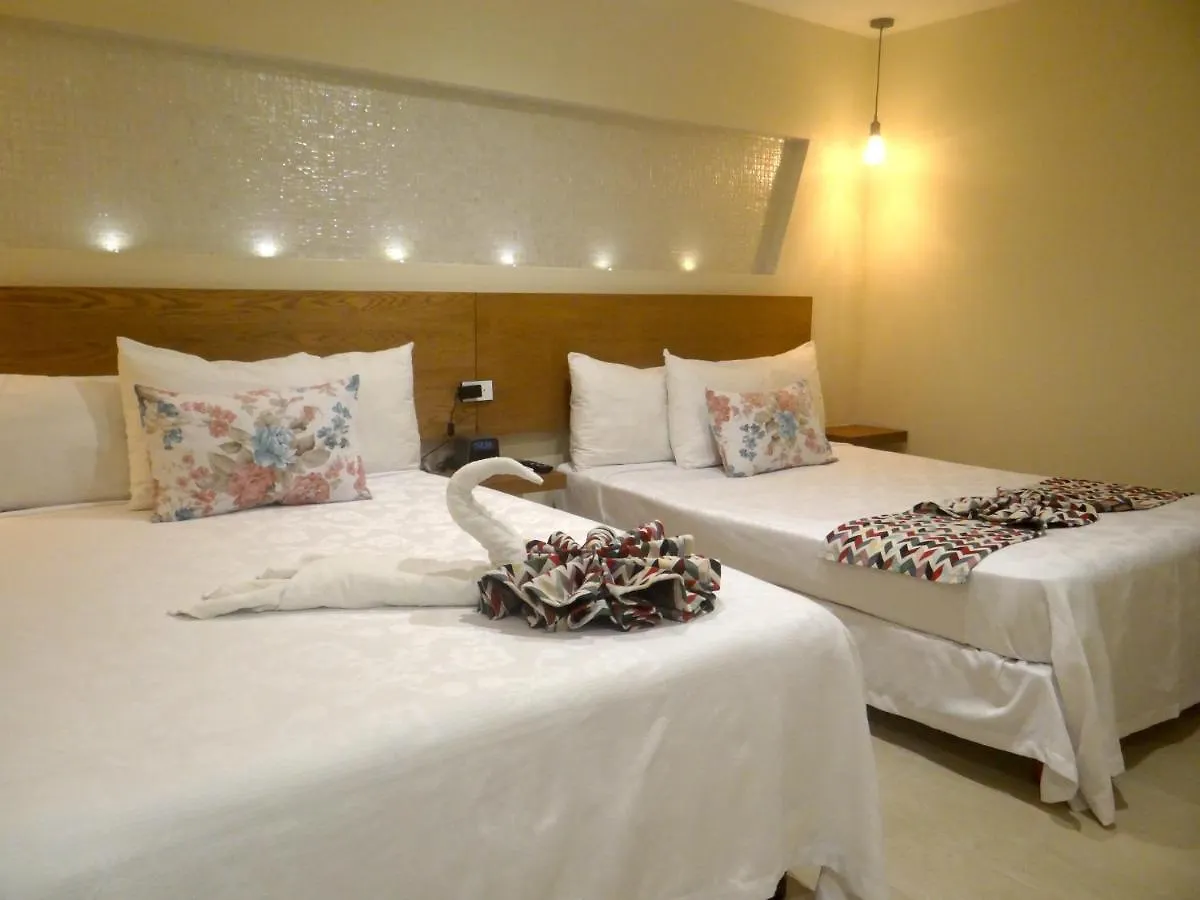 Brisas 10 Beachside Suites Cancun Apartment