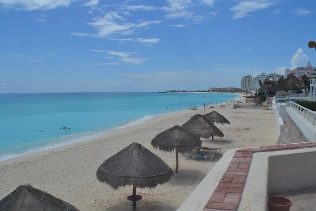 Apartment Brisas 10 Beachside Suites Cancun