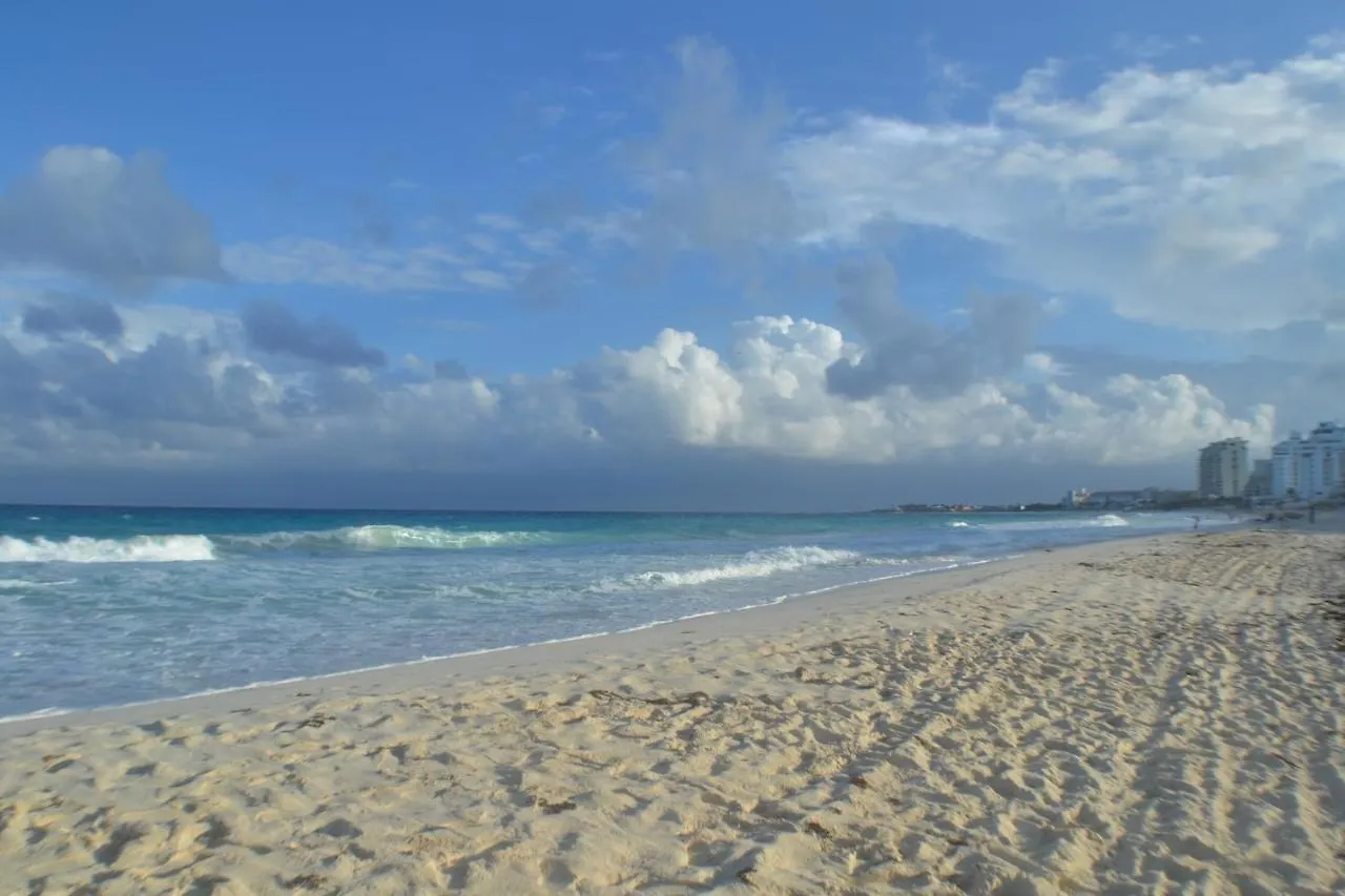Brisas 10 Beachside Suites Cancun Mexico