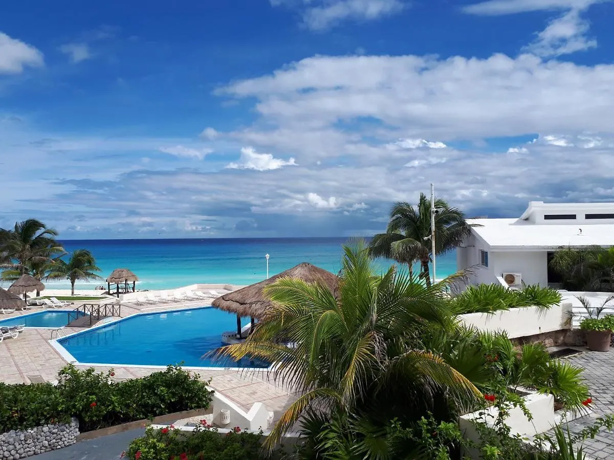 Brisas 10 Beachside Suites Cancun 0*,