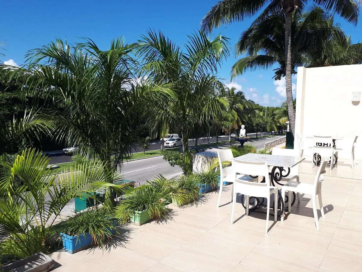 Brisas 10 Beachside Suites Cancun Apartment
